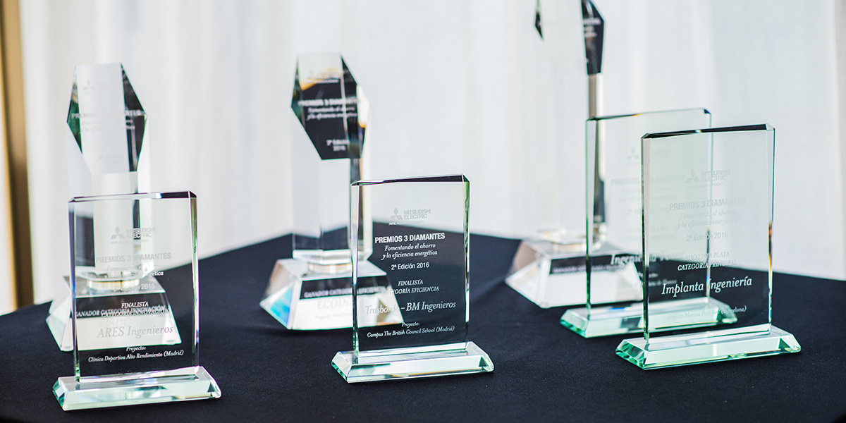 Premios de ganadores y finalistas de las tres categorías: Principal, Innovación y Eficiencia